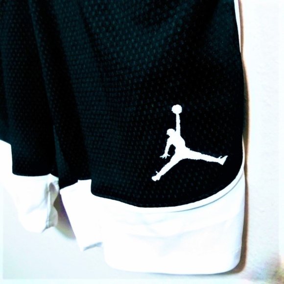 NWT. Nike Jordan Jumpman shorts. - Picture 3 of 4